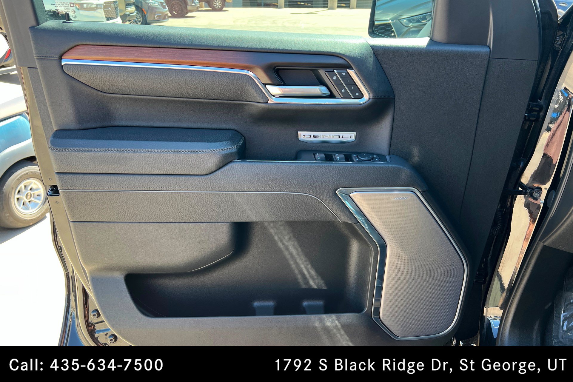 Used 2025 GMC Sierra 1500 Denali w/ Denali Reserve Package AWD/4WD image 14