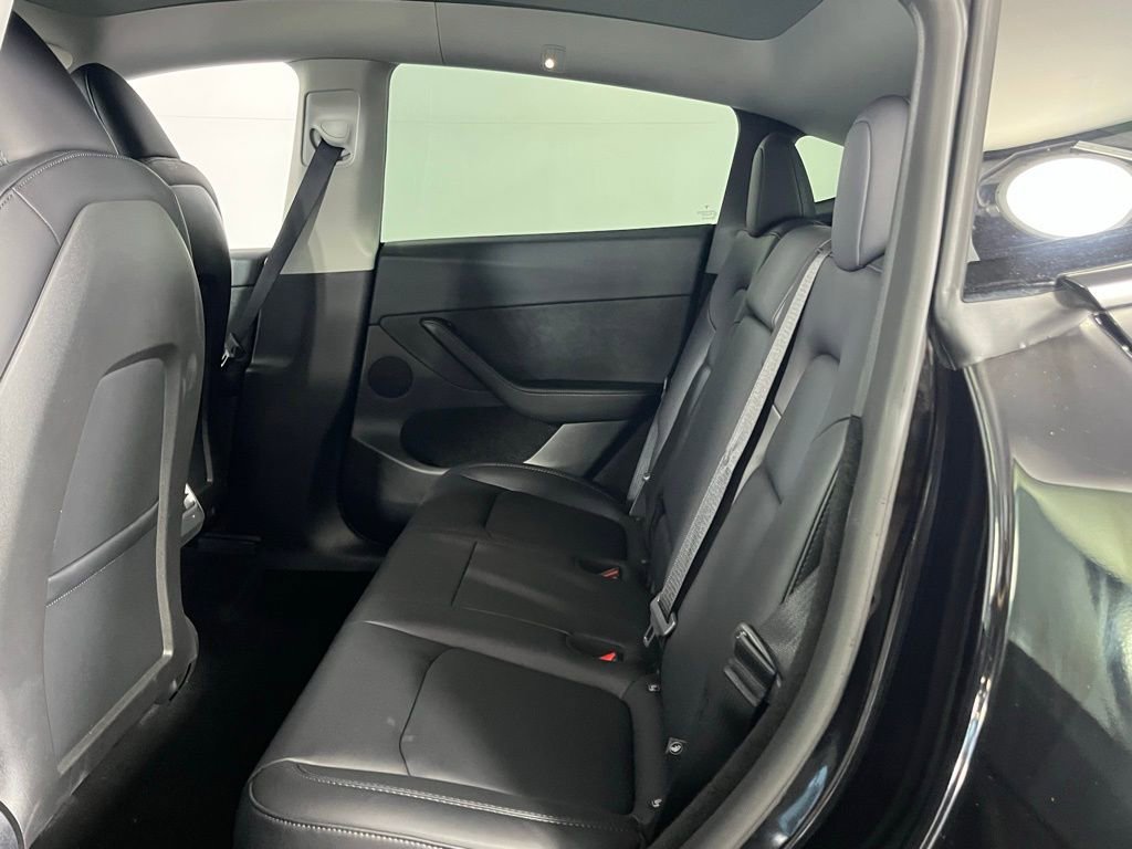 Used 2025 Tesla Model Y Long Range image 26