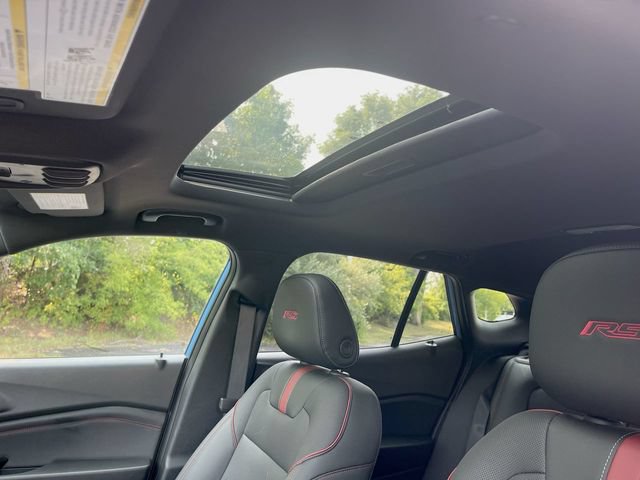 Used 2024 Chevrolet Trax RS w/ Sunroof Package FWD image 19