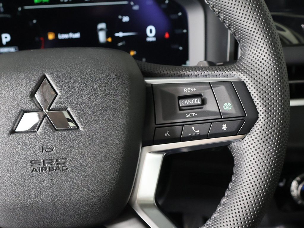 New 2025 Mitsubishi Outlander SE image 46