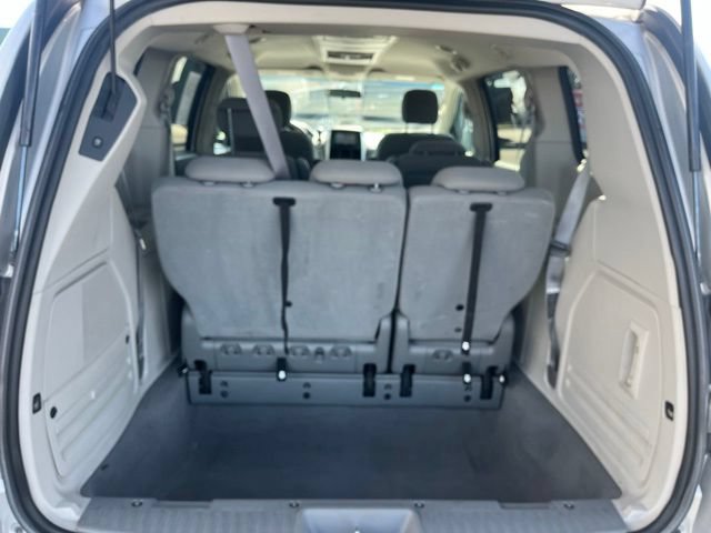 Used 2008 Dodge Grand Caravan SXT w/ Entertainment Group 2 FWD image 39