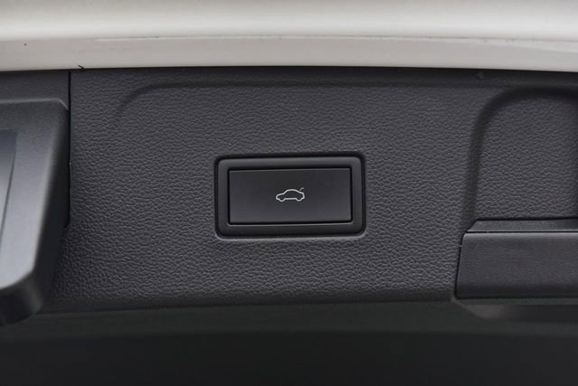 Certified 2023 Volkswagen Atlas SE w/ Black Wheel Package image 26