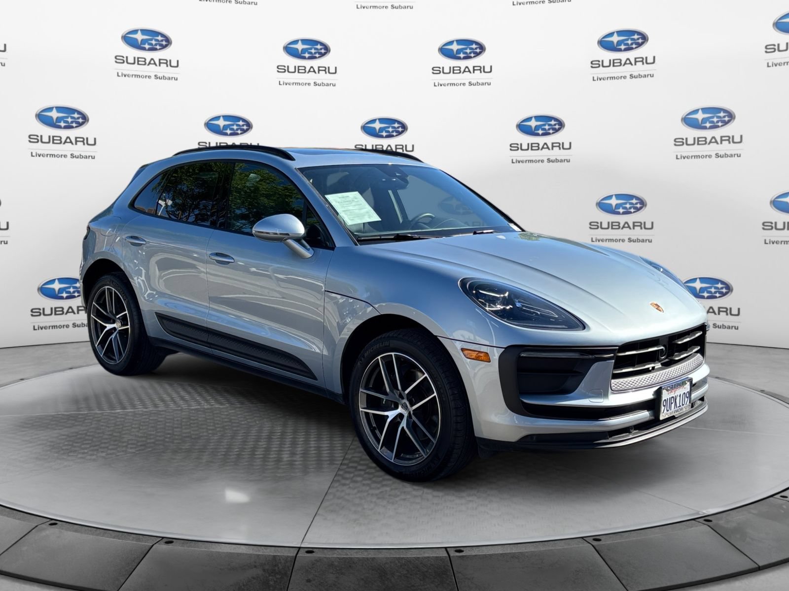 Used 2025 Porsche Macan AWD/4WD image 7