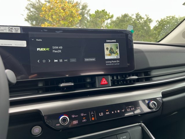 New 2026 Kia Carnival SX w/ SX Dark Edition Package image 27