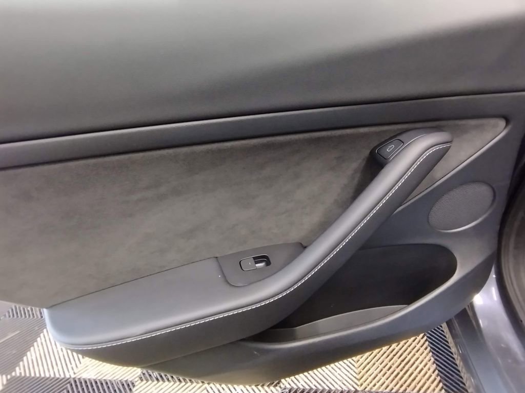 Used 2023 Tesla Model 3 Performance image 23