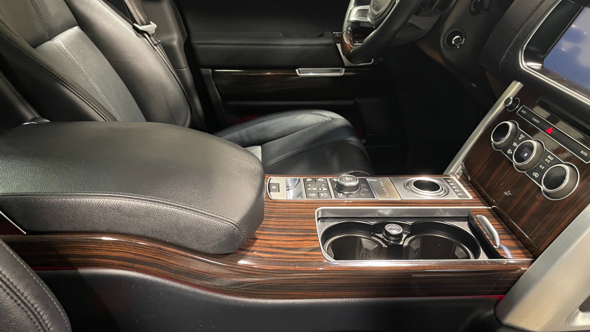 Used 2017 Land Rover Range Rover image 20