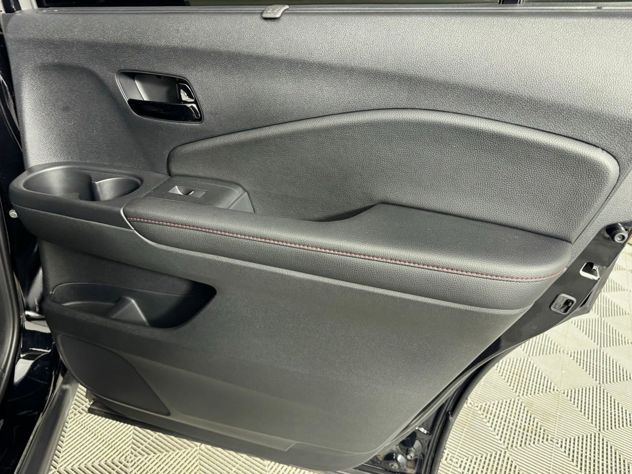 Used 2025 Honda Passport Black Edition image 30