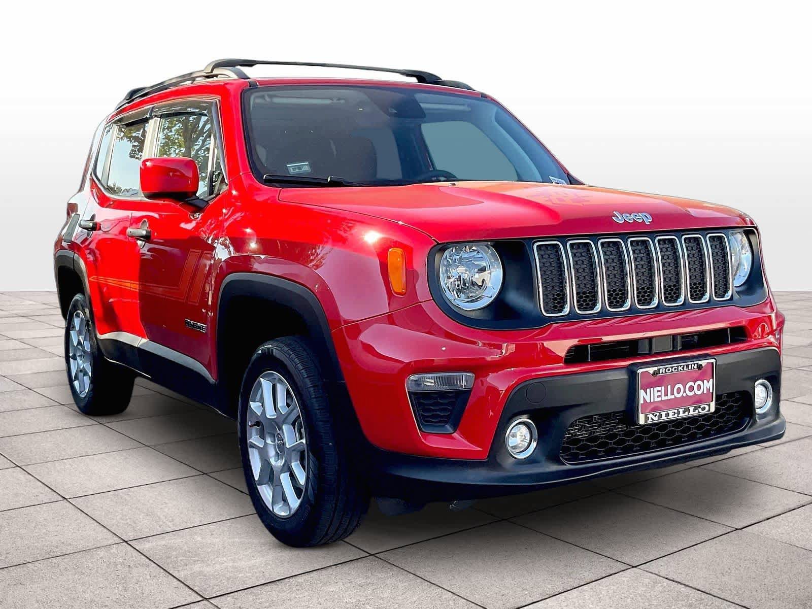 Used 2021 Jeep Renegade Latitude w/ Sun & Sound Group AWD/4WD image 2