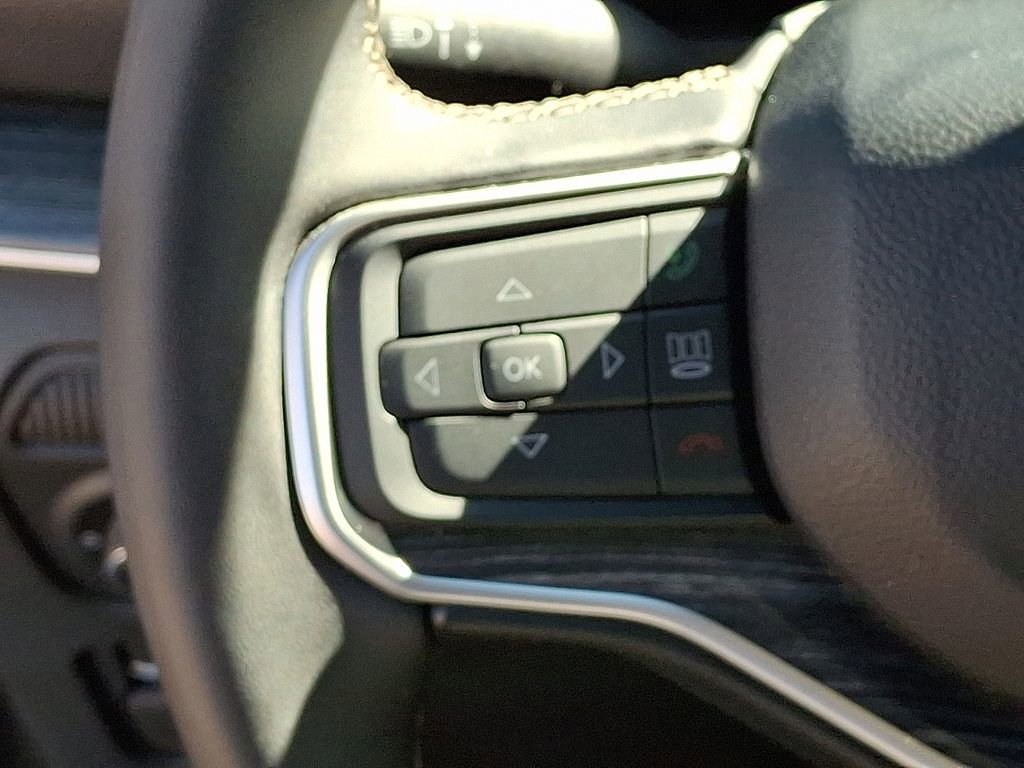 Used 2024 Jeep Wagoneer Series II w/ Flexible Seating Group image 23