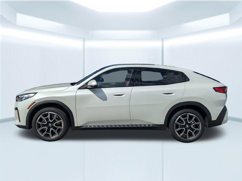 Used 2025 BMW X2 xDrive28i w/ Technology Package AWD/4WD image 2