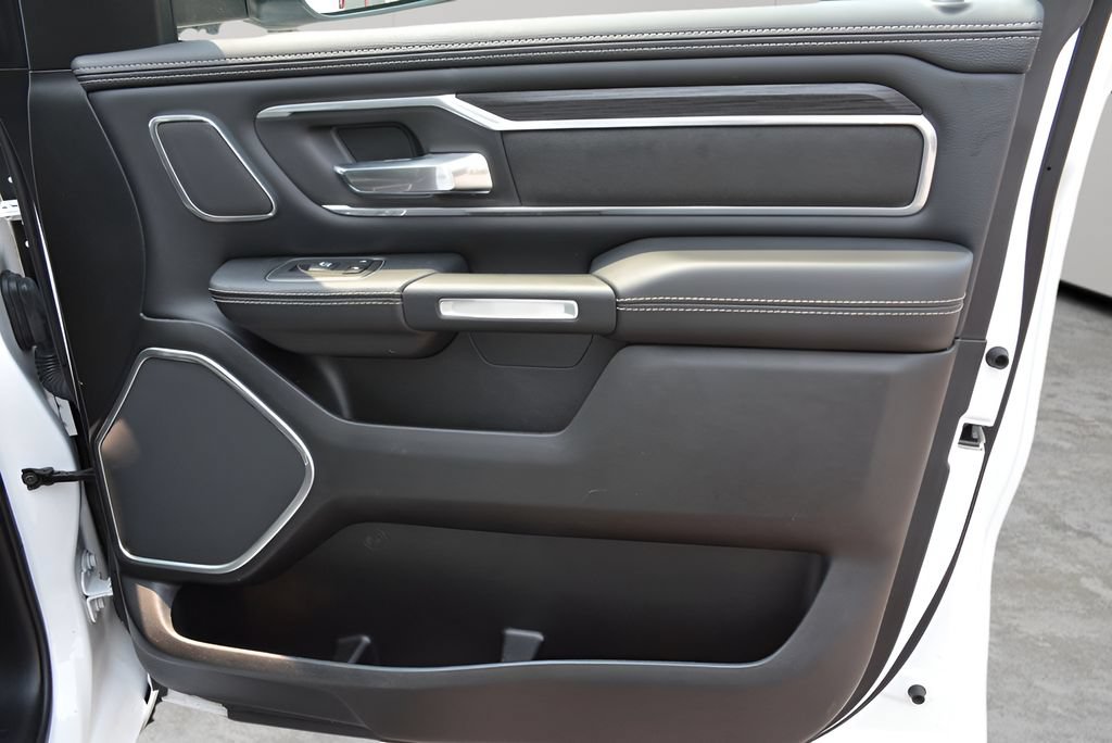 Used 2023 RAM 1500 Laramie AWD/4WD image 22