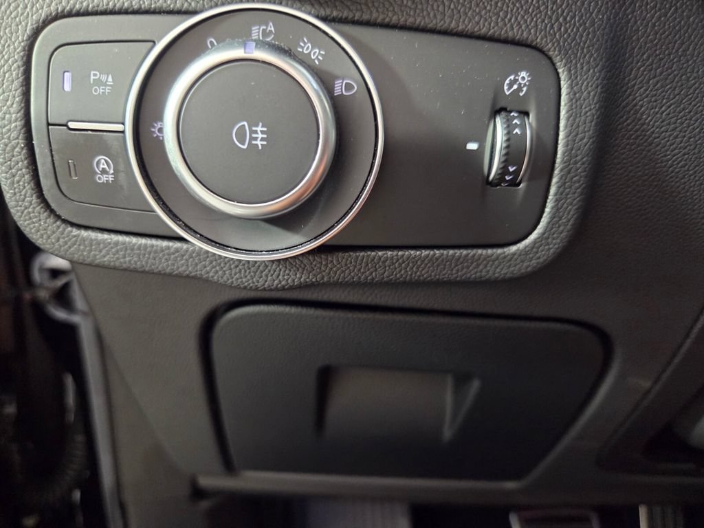 Used 2023 Alfa Romeo Stelvio Sprint RWD image 18