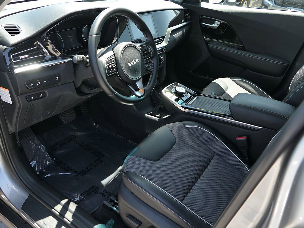 Used 2022 Kia Niro EX FWD image 12