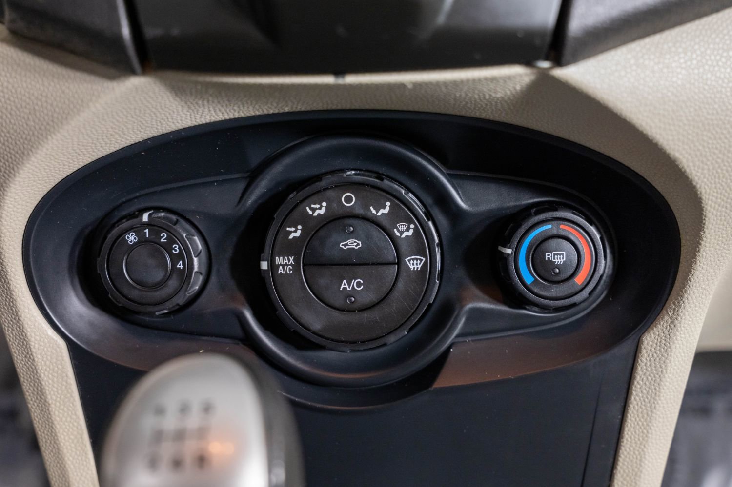 Used 2012 Ford Fiesta S image 32