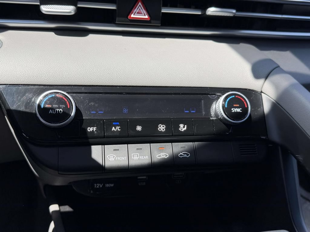 Certified 2023 Hyundai Elantra SEL FWD image 29