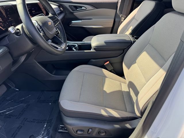 Certified 2026 Chevrolet Traverse LT w/ Driver Confidence Package FWD image 15