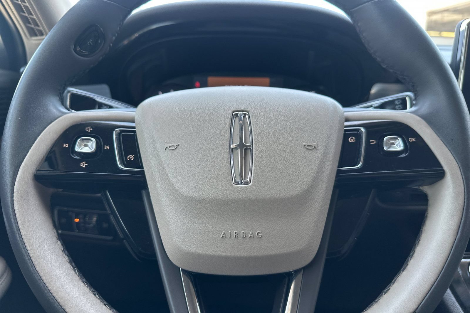 Used 2022 Lincoln Corsair FWD image 23