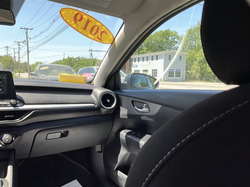 Used 2019 Kia Forte LXS FWD image 14
