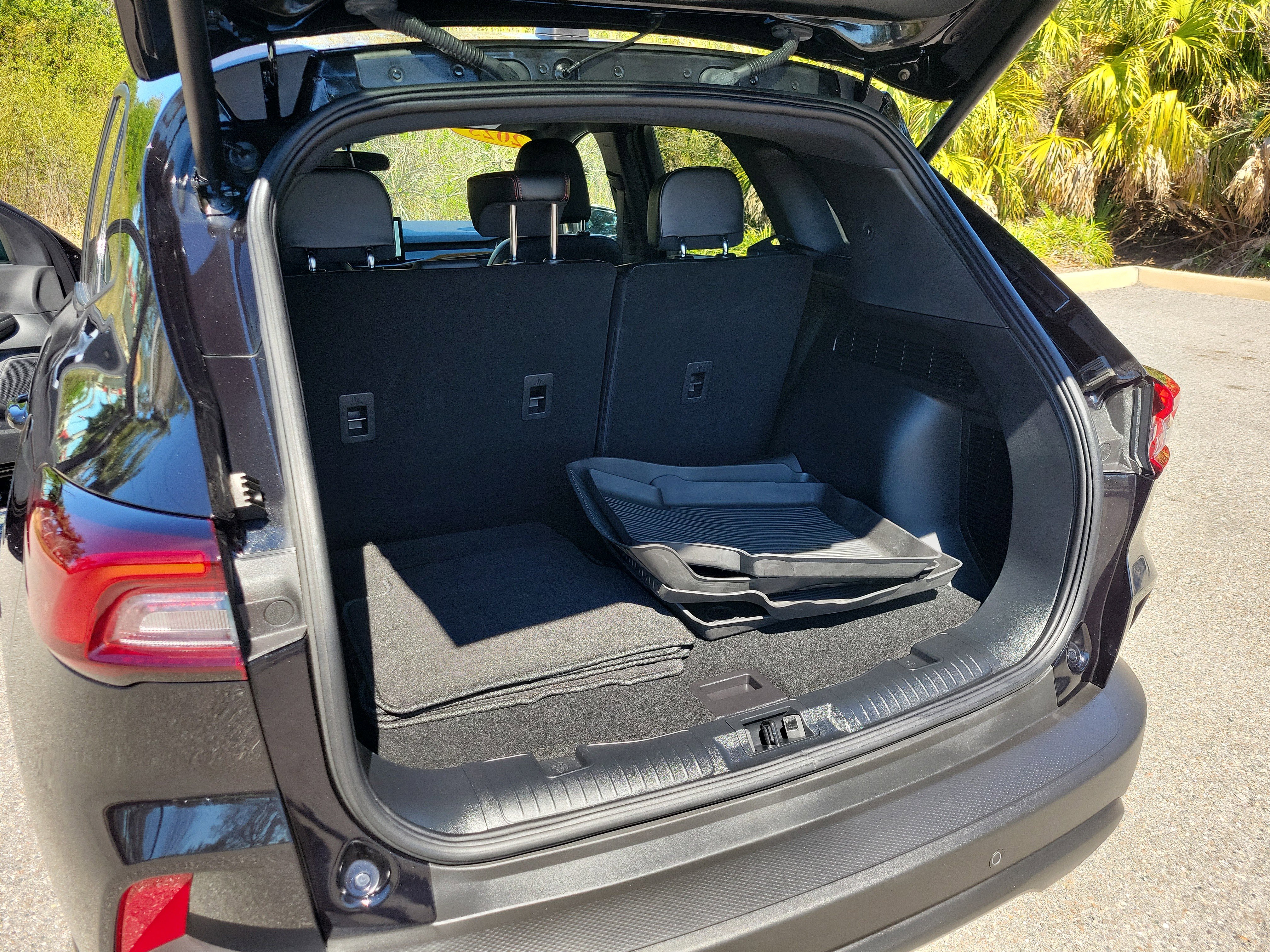 Used 2025 Ford Escape ST-Line Select w/ Tech Pack #1 image 11