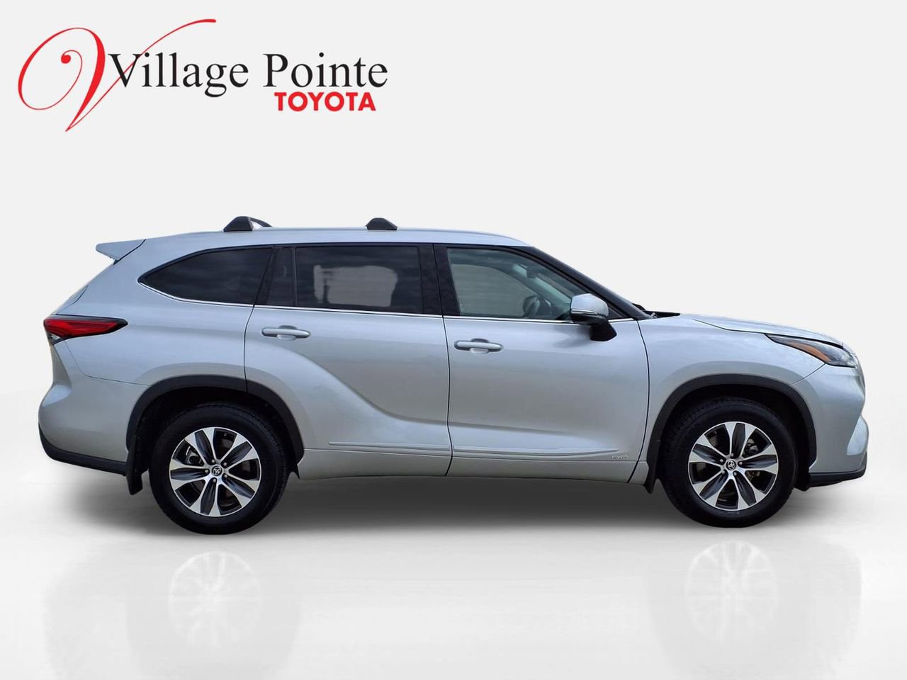 Used 2022 Toyota Highlander XLE image 9