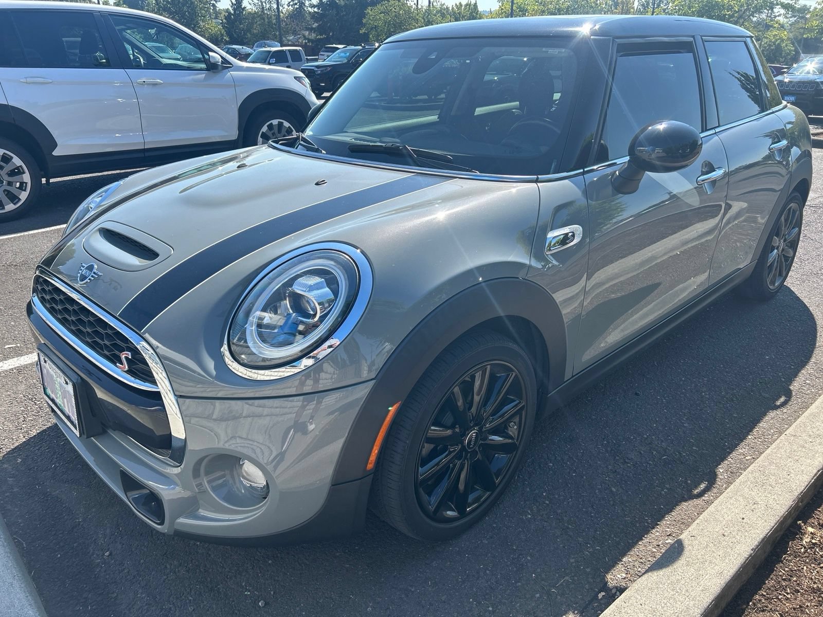Used 2019 MINI Cooper S w/ Signature Upholstery Package FWD image 1