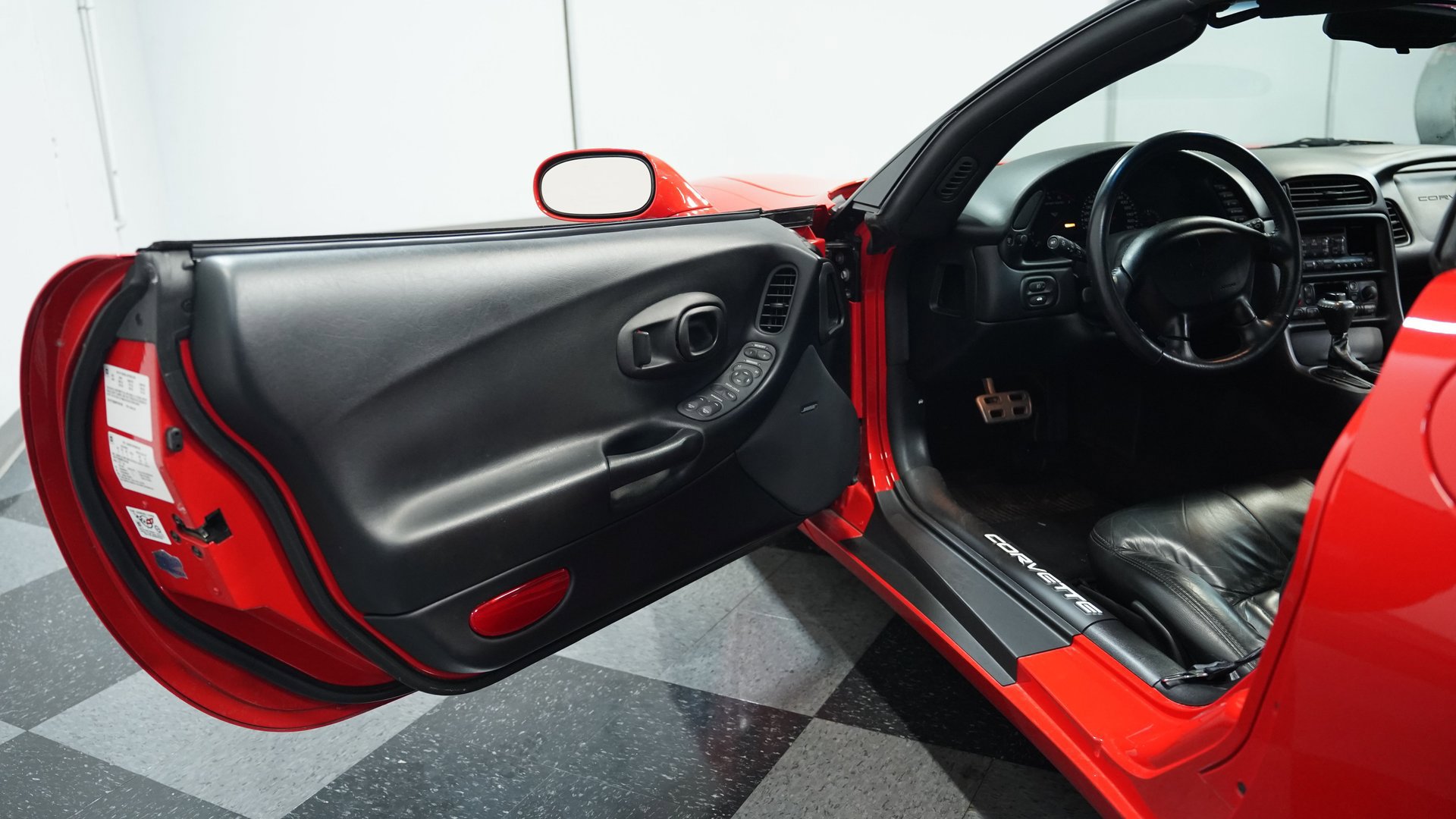 Used 1997 Chevrolet Corvette Coupe w/ Memory Pkg image 31