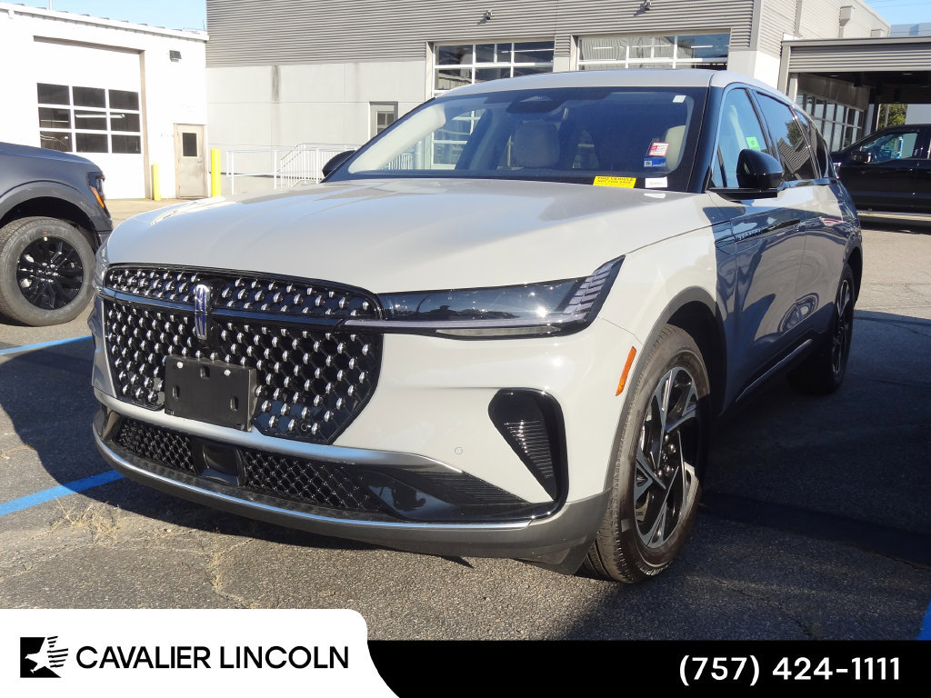 Used 2026 Lincoln Nautilus Premier w/ Equipment Group 102A AWD/4WD image 4