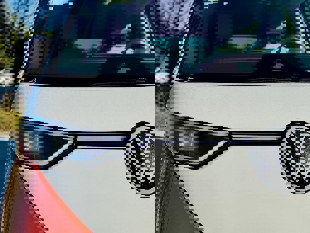 New 2025 Volkswagen ID. Buzz 1st Edition image 3