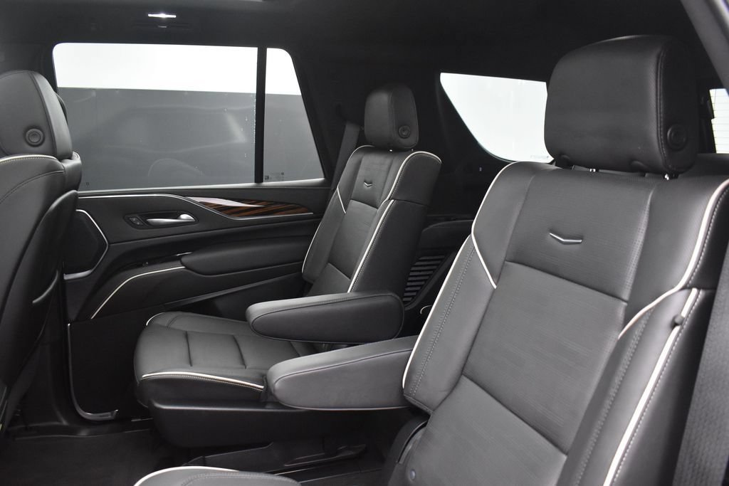 Certified 2024 Cadillac Escalade Premium Luxury w/ Performance Package AWD/4WD image 29