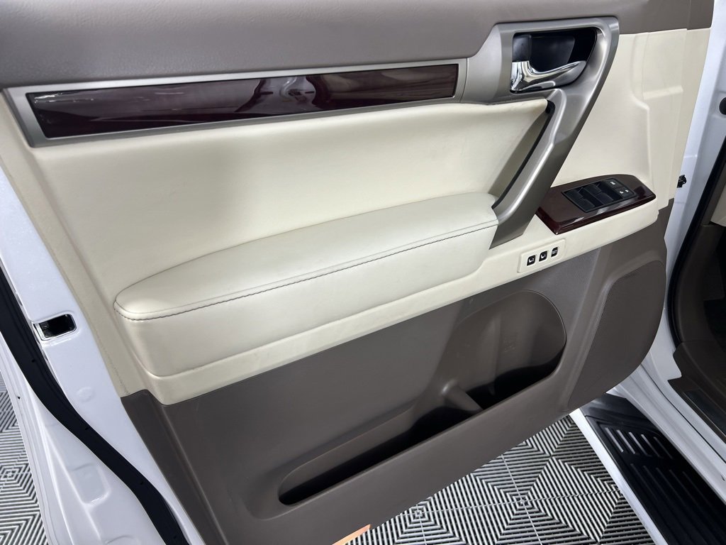 Used 2016 Lexus GX 460 Luxury image 25