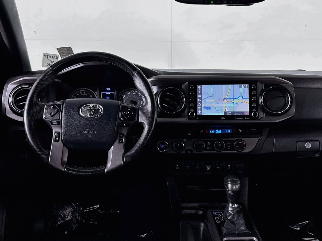 Used 2020 Toyota Tacoma TRD Off-Road w/ TRD Premium Off Road Package AWD/4WD image 13