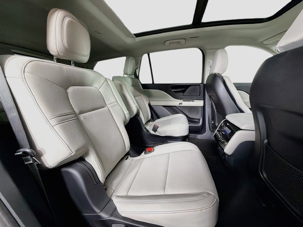 New 2027 Lincoln Aviator 2WD image 30