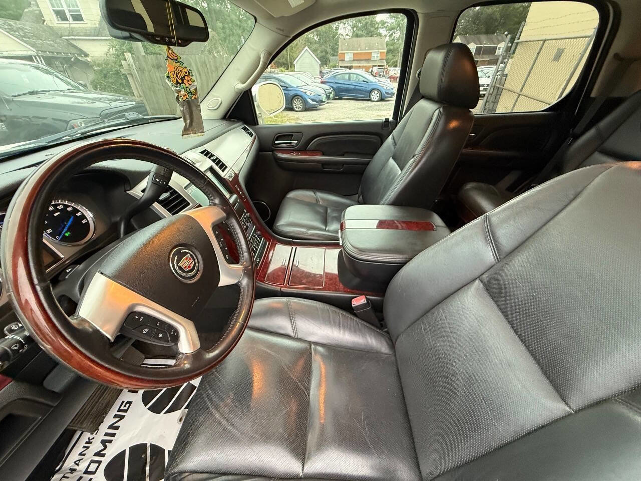 Used 2009 Cadillac Escalade AWD image 9