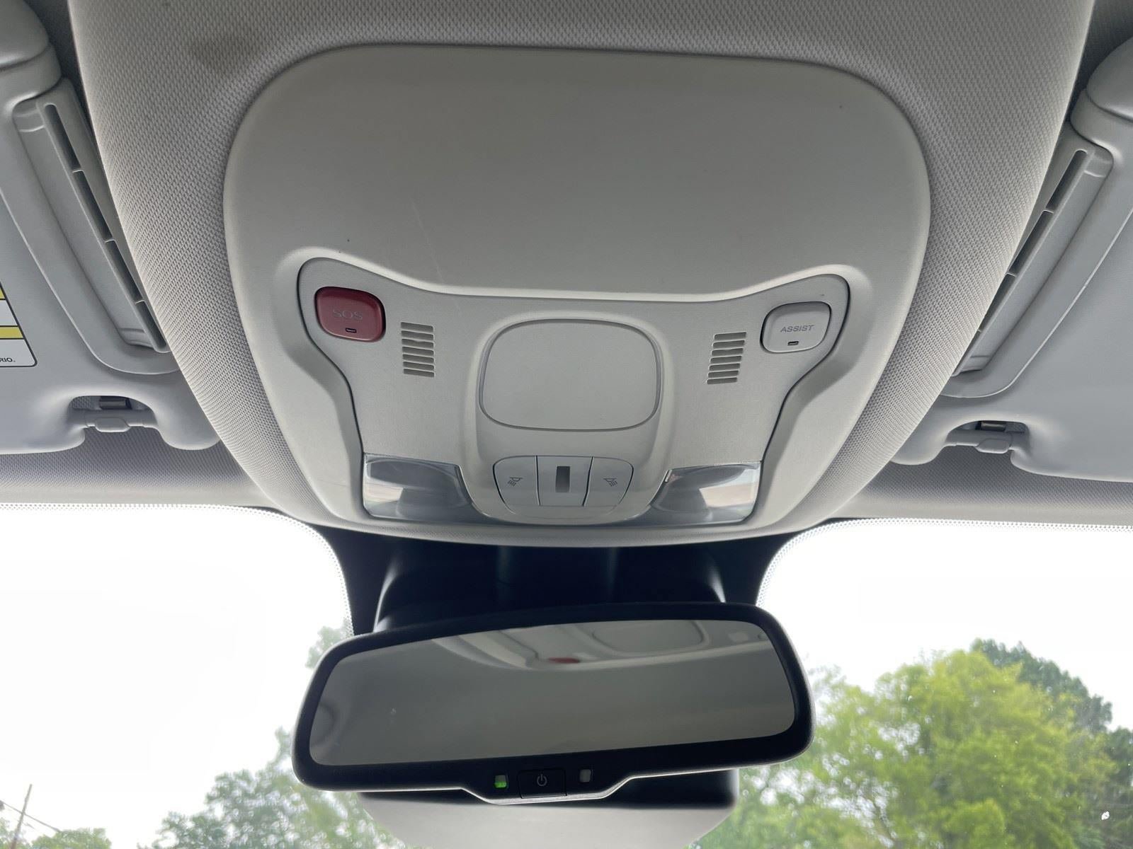 Used 2018 Jeep Renegade Limited w/ UConnect 8.4 Nav Group FWD image 33