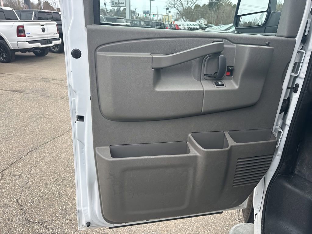 Used 2024 GMC Savana 2500 w/ Driver Convenience Package RWD image 17