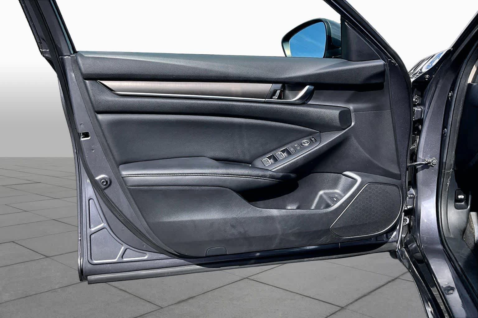 Used 2019 Honda Accord LX image 21