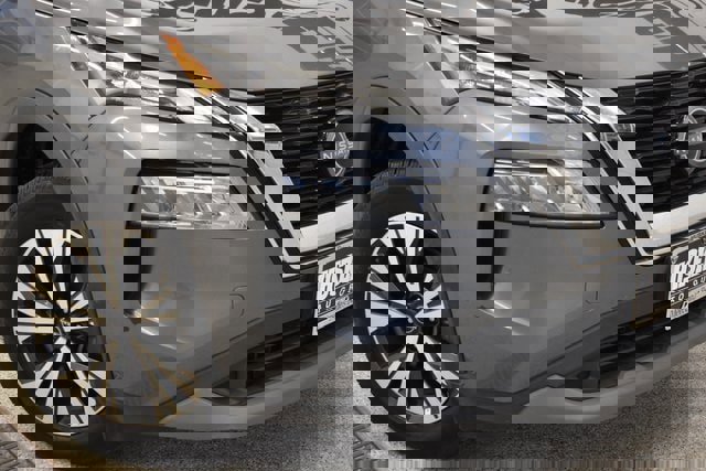 Used 2023 Nissan Rogue SV image 15