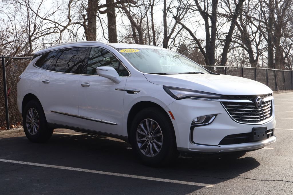Used 2024 Buick Enclave Premium image 10