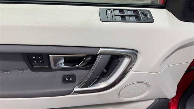 Used 2019 Land Rover Discovery Sport HSE image 23