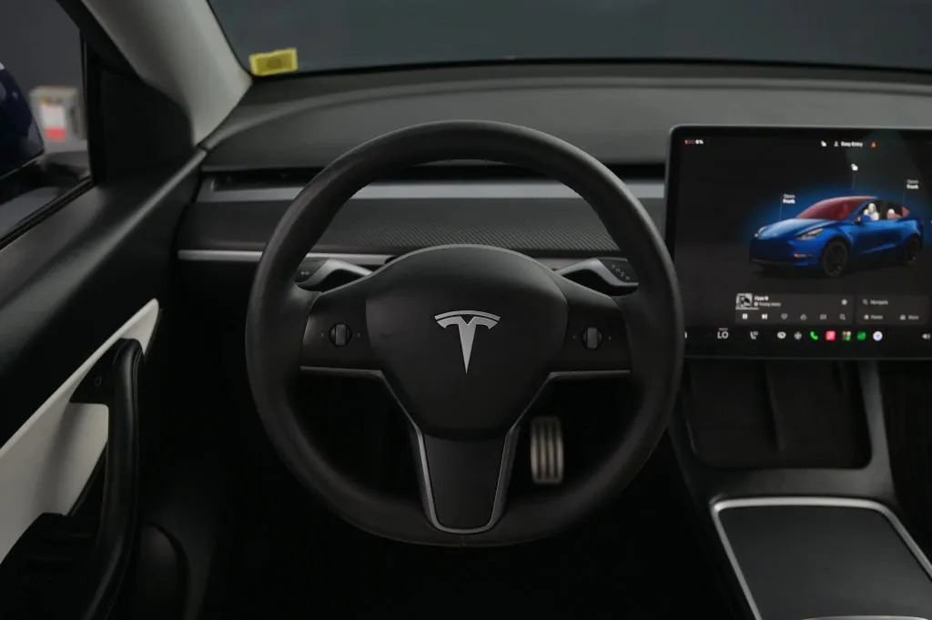 Used 2022 Tesla Model Y Performance AWD/4WD image 37