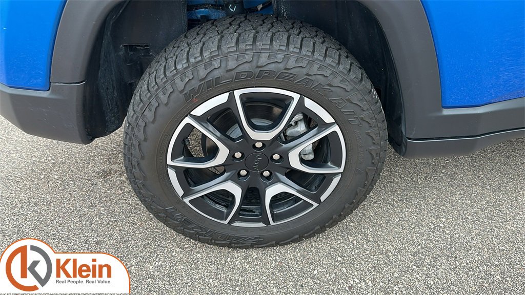 Used 2024 Jeep Compass Trailhawk w/ Trailhawk Elite Group image 9