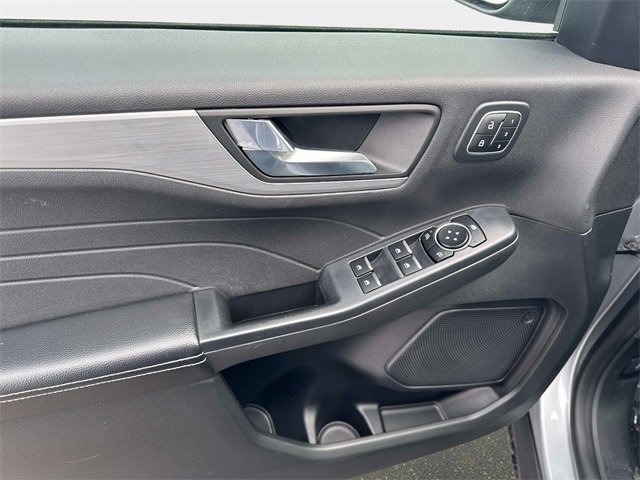 Used 2023 Ford Escape Platinum image 14