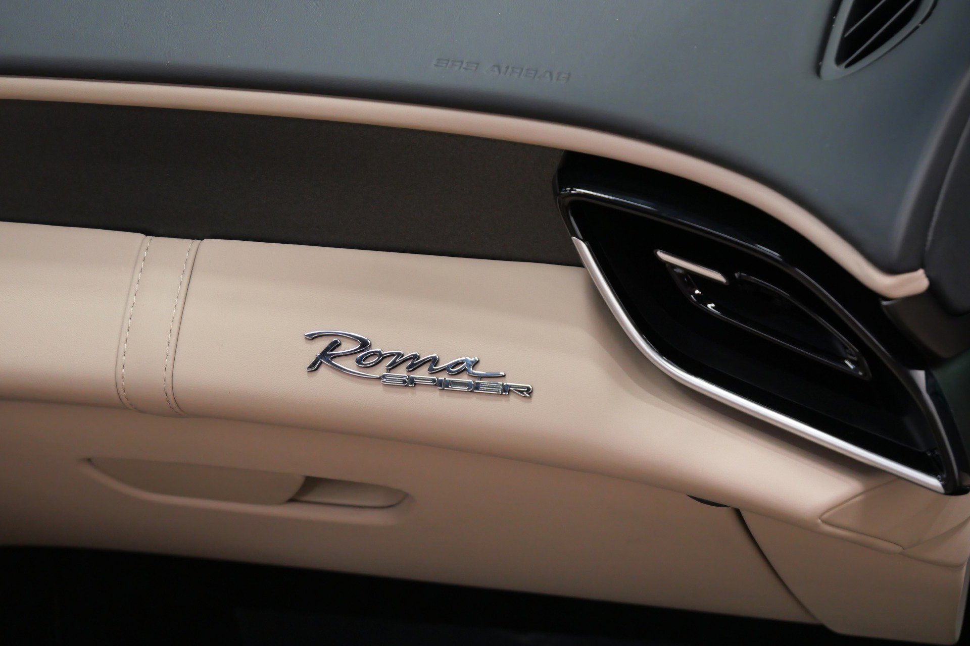 Used 2024 Ferrari Roma Spider image 26