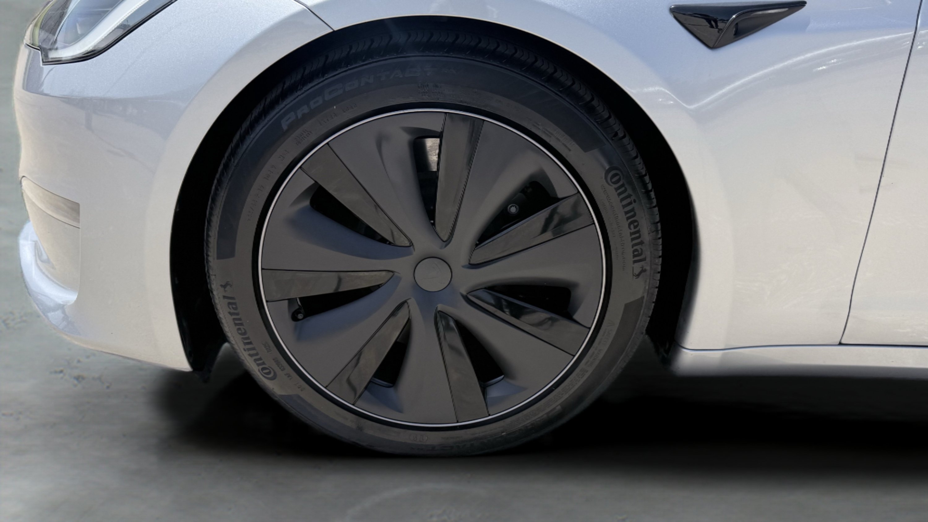 Used 2025 Tesla Model S AWD/4WD image 16