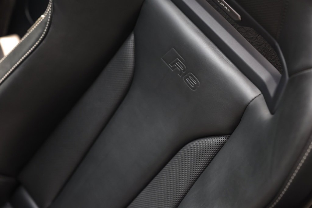 Used 2018 Audi R8 V10 plus w/ Full Leather Package image 28