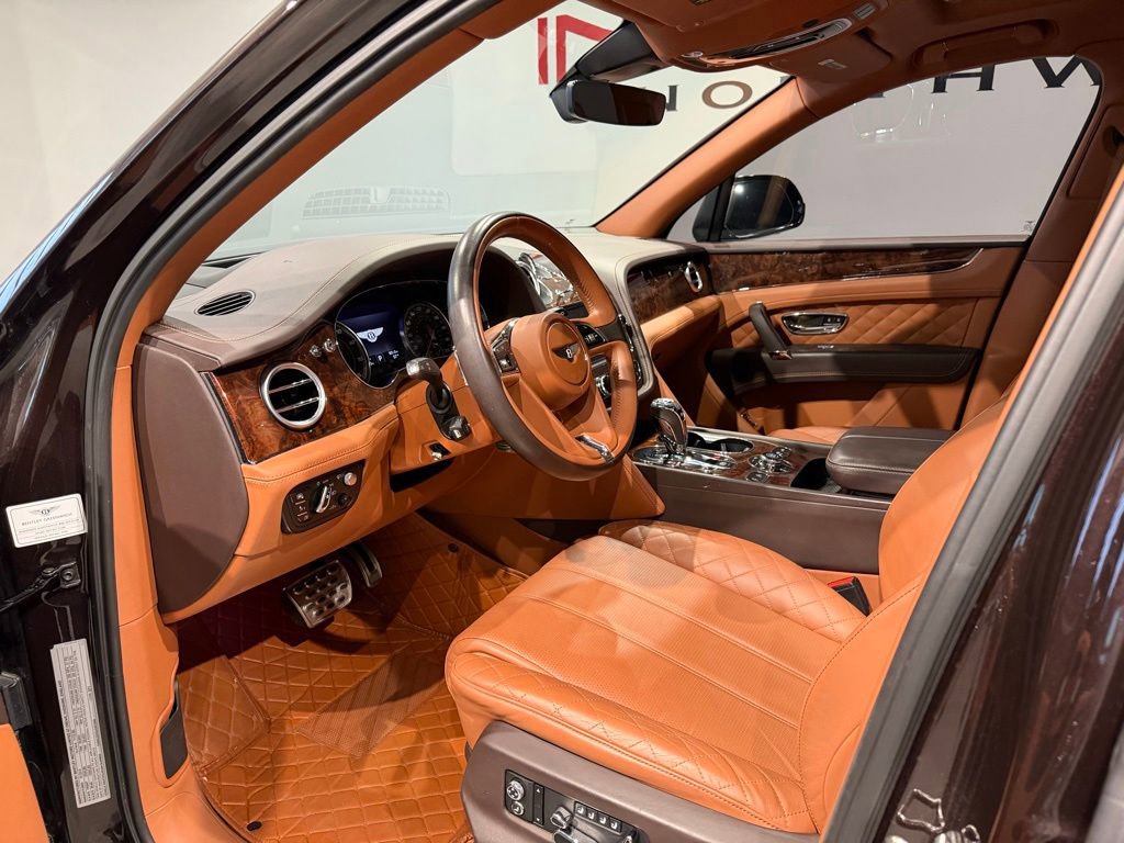Used 2018 Bentley Bentayga AWD/4WD image 10
