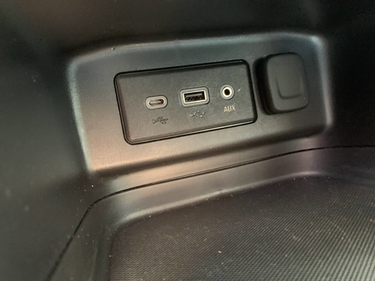 Used 2024 Chevrolet Equinox LT w/ LPO, Floor Liner Package AWD/4WD image 16