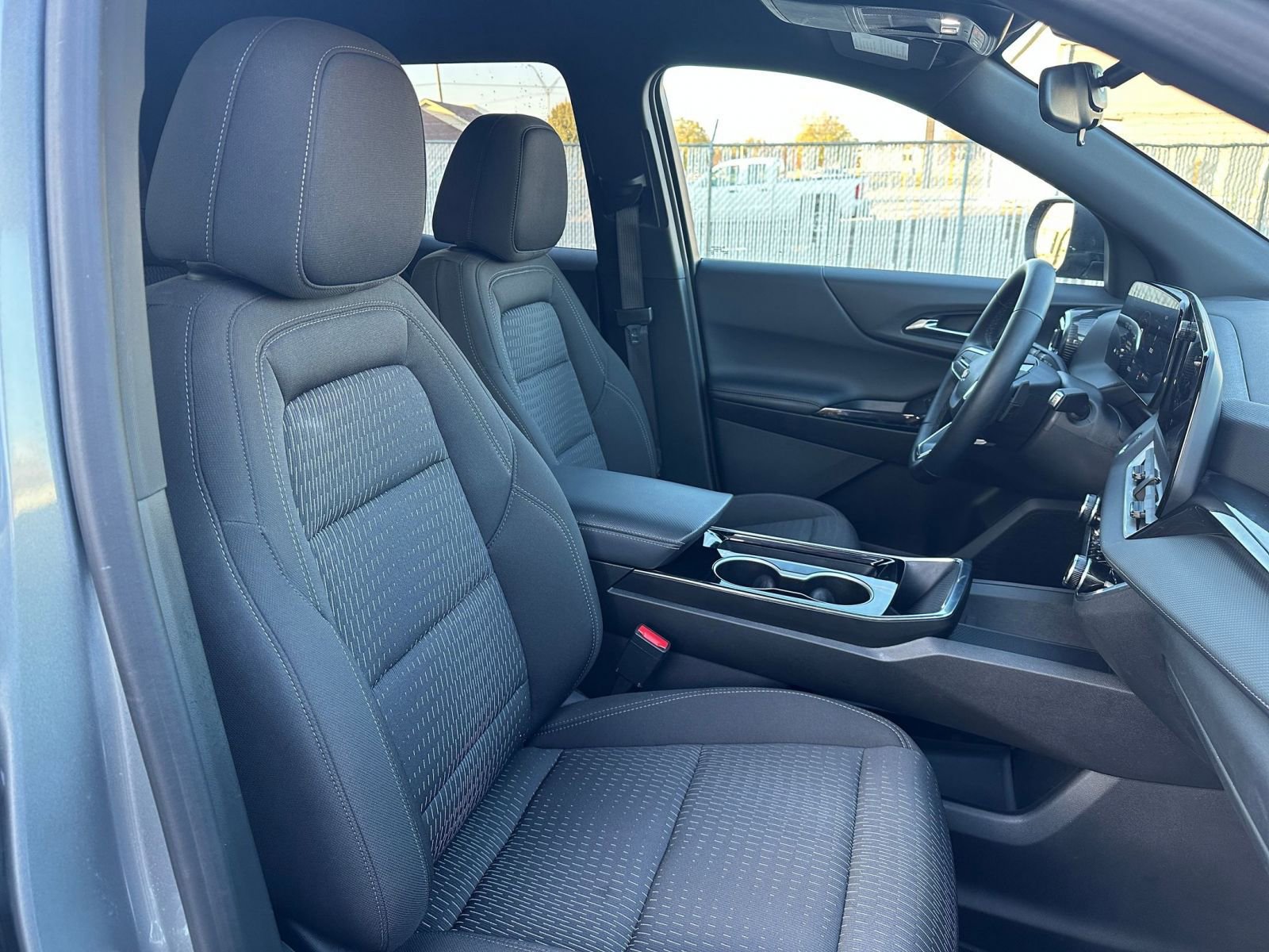 Used 2025 Chevrolet Equinox LT image 35