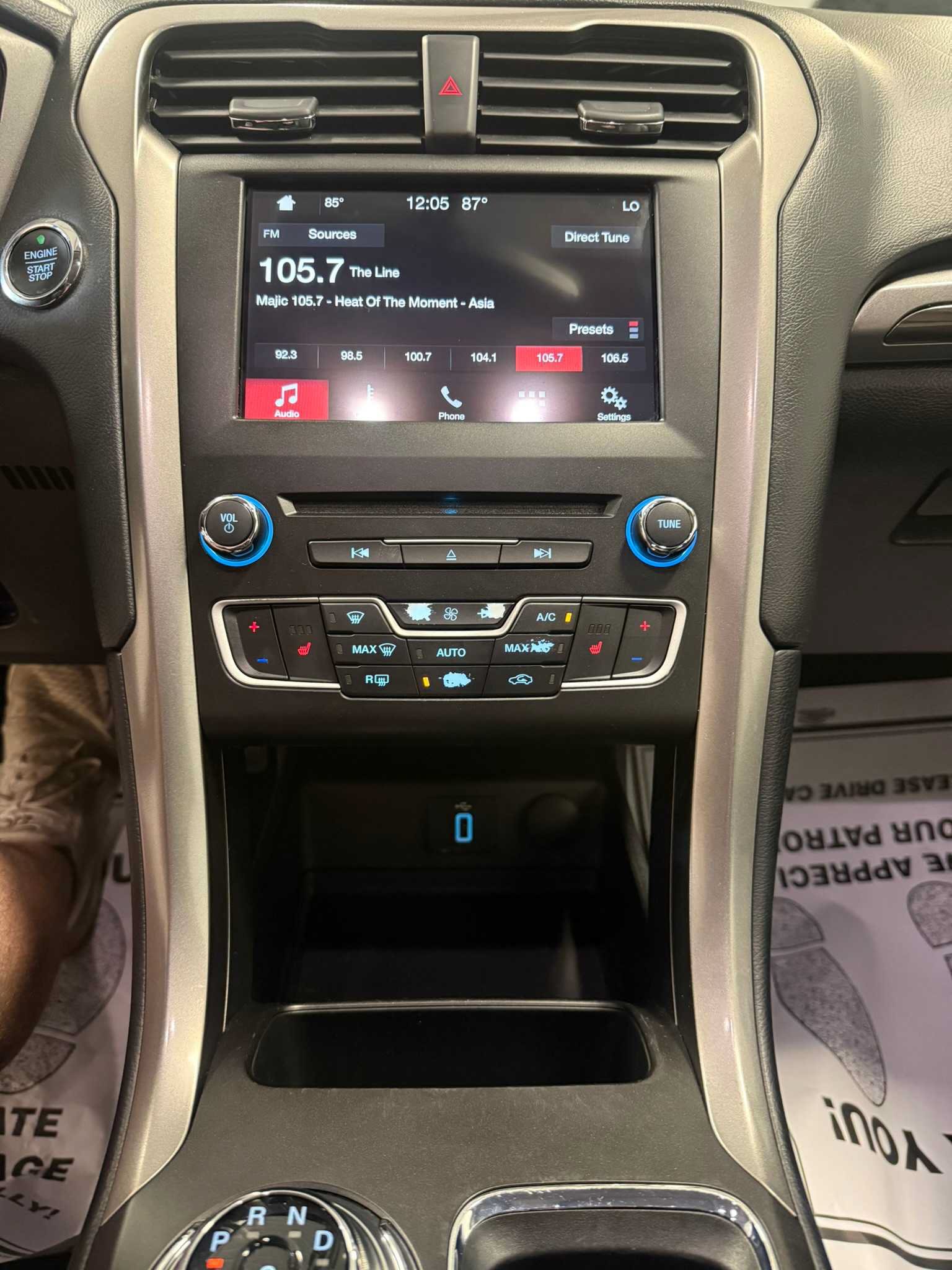 Used 2018 Ford Fusion SE w/ Fusion SE Technology Package FWD image 34