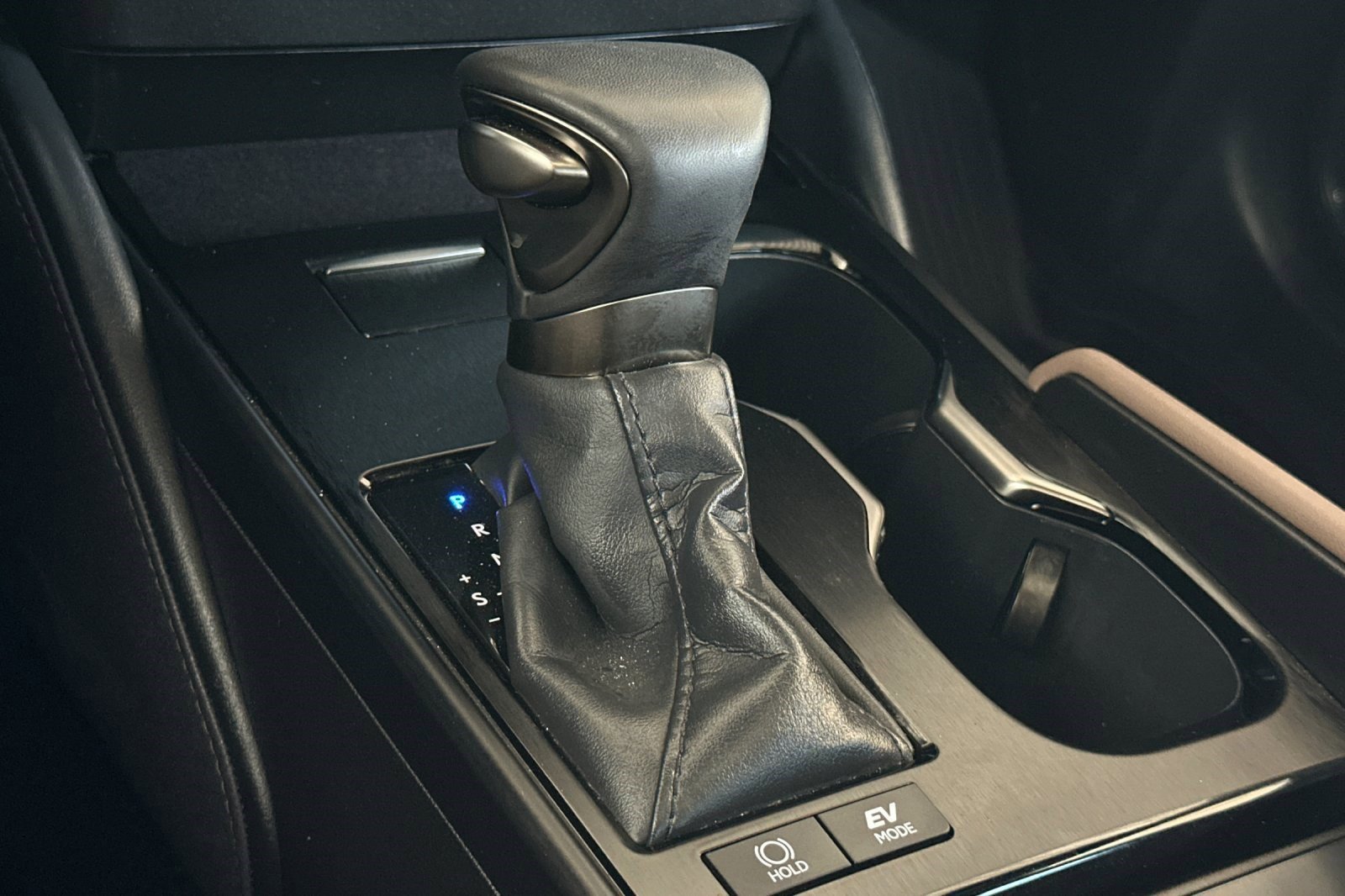 Certified 2025 Lexus ES 300h Ultra Luxury FWD image 18